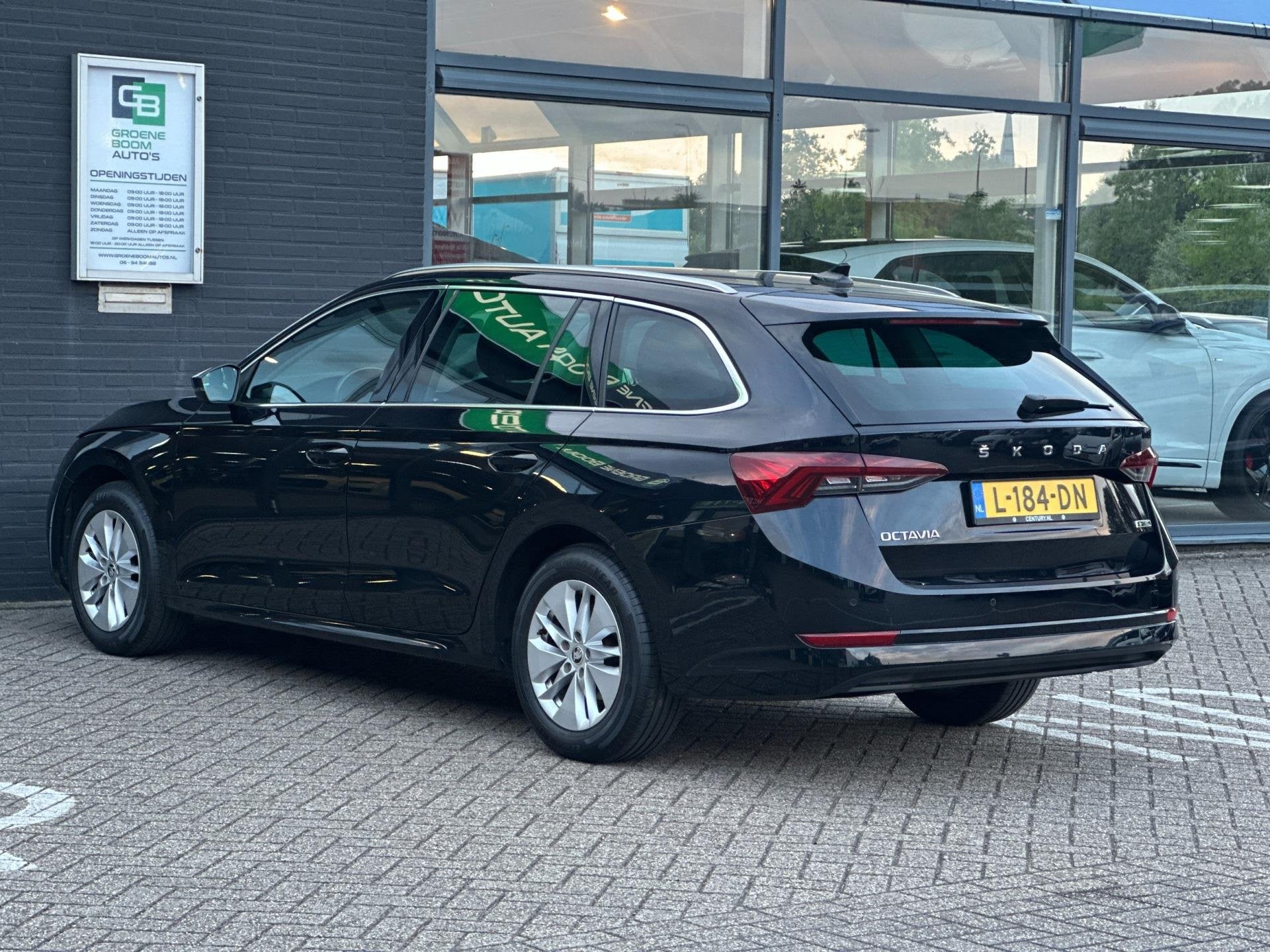 Skoda Octavia Combi 1.0 e-TSI Business Edition/APP-CONNECT/N, Stof, Gebruikt, Euro 6, Hybride Elektrisch/Benzine