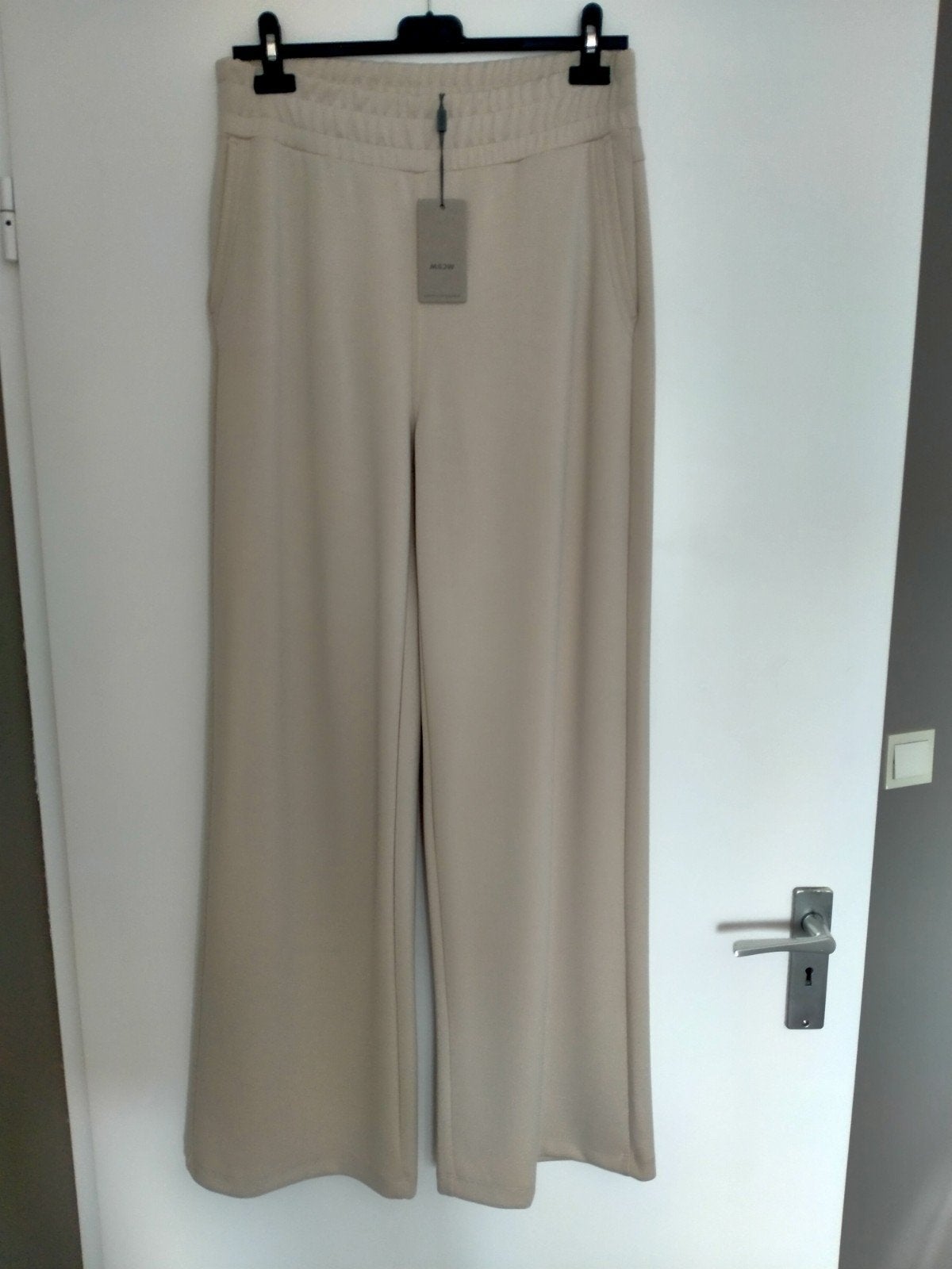 Dames broek Moscow beige, Maat 38/40 (M), Beige, Nieuw, Ophalen of Verzenden