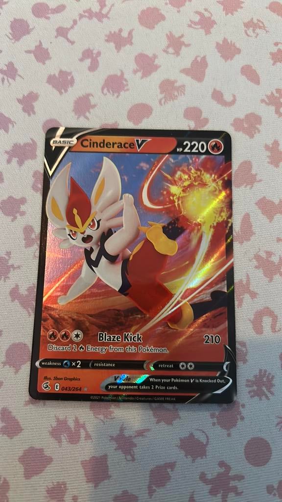 Cinderace V Fusion Strike, Hobby en Vrije tijd, Verzamelkaartspellen | Pokémon, Ophalen of Verzenden, Zo goed als nieuw