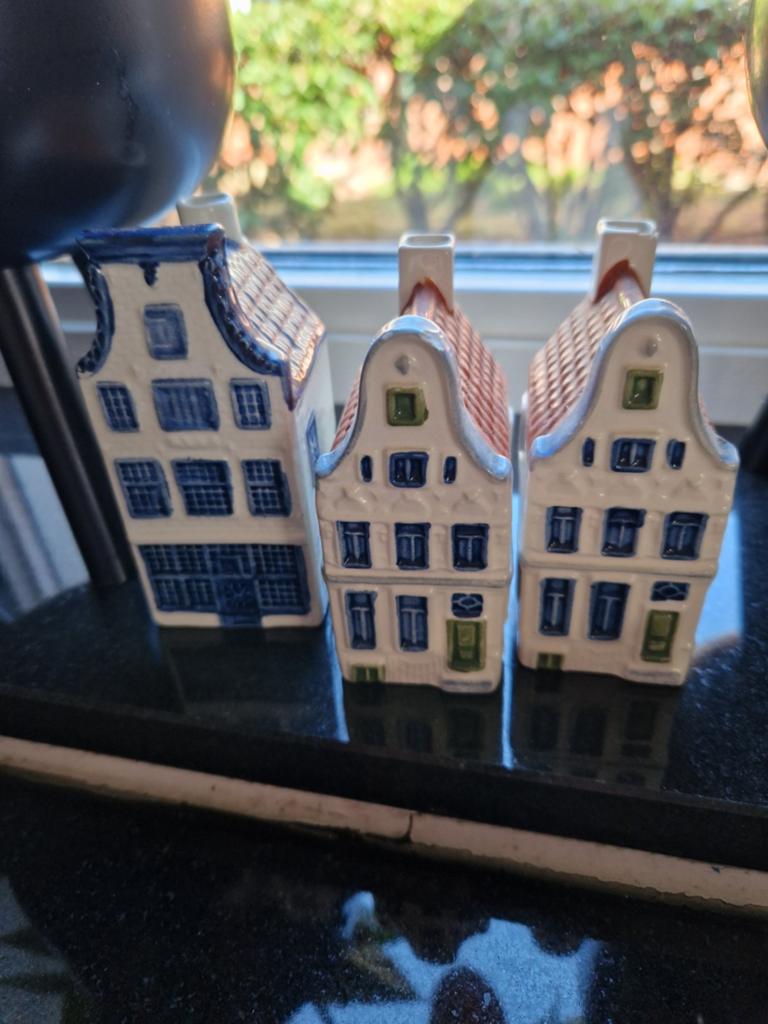 DRIE HUISJES GOEDEWAAGEN KLM, Antiek en Kunst, Antiek | Keramiek en Aardewerk, Ophalen of Verzenden