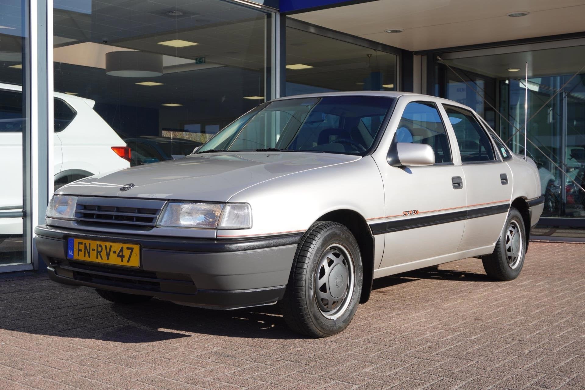 Opel Vectra 1.8i GL Frisco | Youngtimer | 5deurs | 143.000km, foto 5