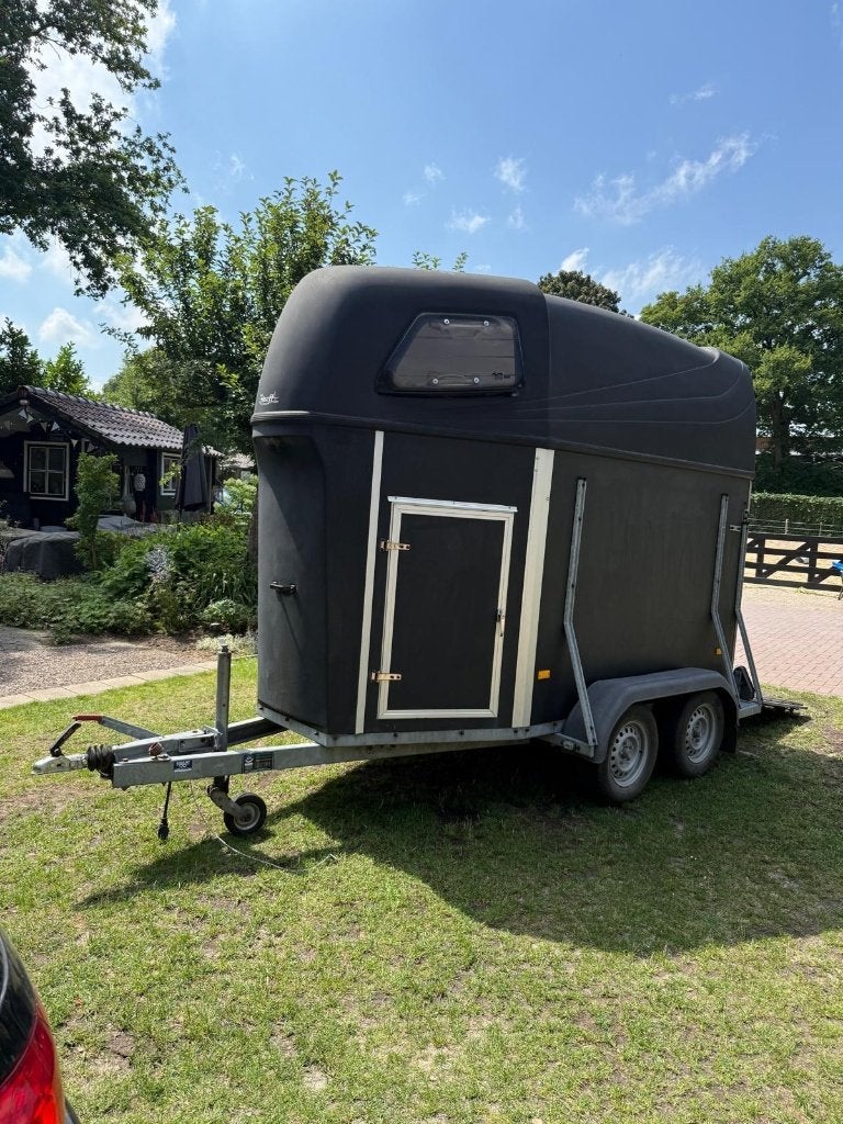 Mooie paardentrailer 1,5 Hotra met zadelkamer, Dieren en Toebehoren, Paarden en Pony's | Trailers en Aanhangwagens, Ophalen, Gebruikt