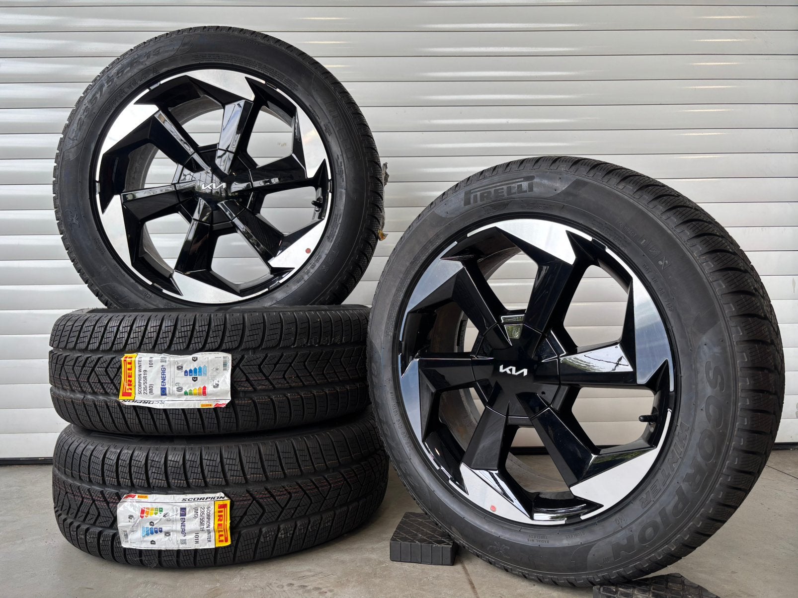 Kia Sorento Winterset 235/55 R19 Pirelli Scorpion Winter, Auto-onderdelen, Banden en Velgen, Nieuw, Winterbanden, 235 mm