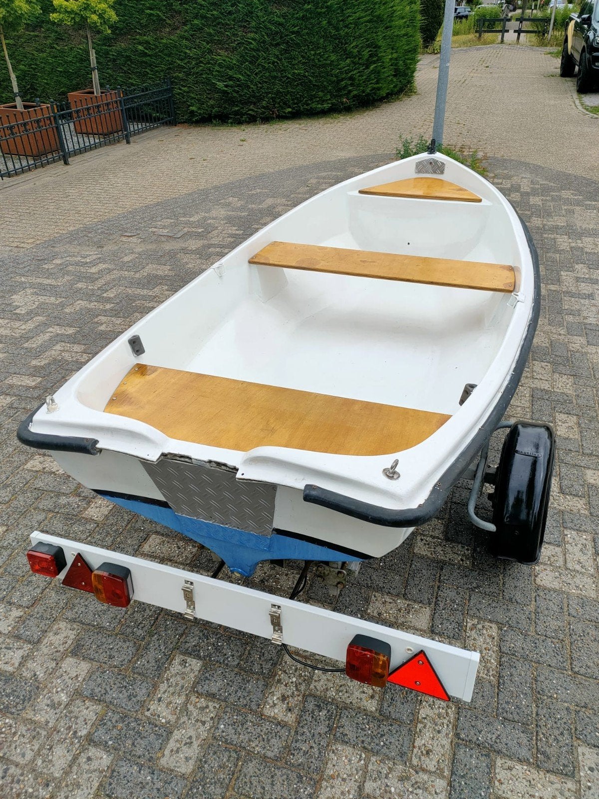 Polyester roeiboot + Honda 2.3 pk buitenboordmotor + Trailer, Watersport en Boten, Ophalen, Gebruikt, Minder dan 5 pk, Viertaktmotor