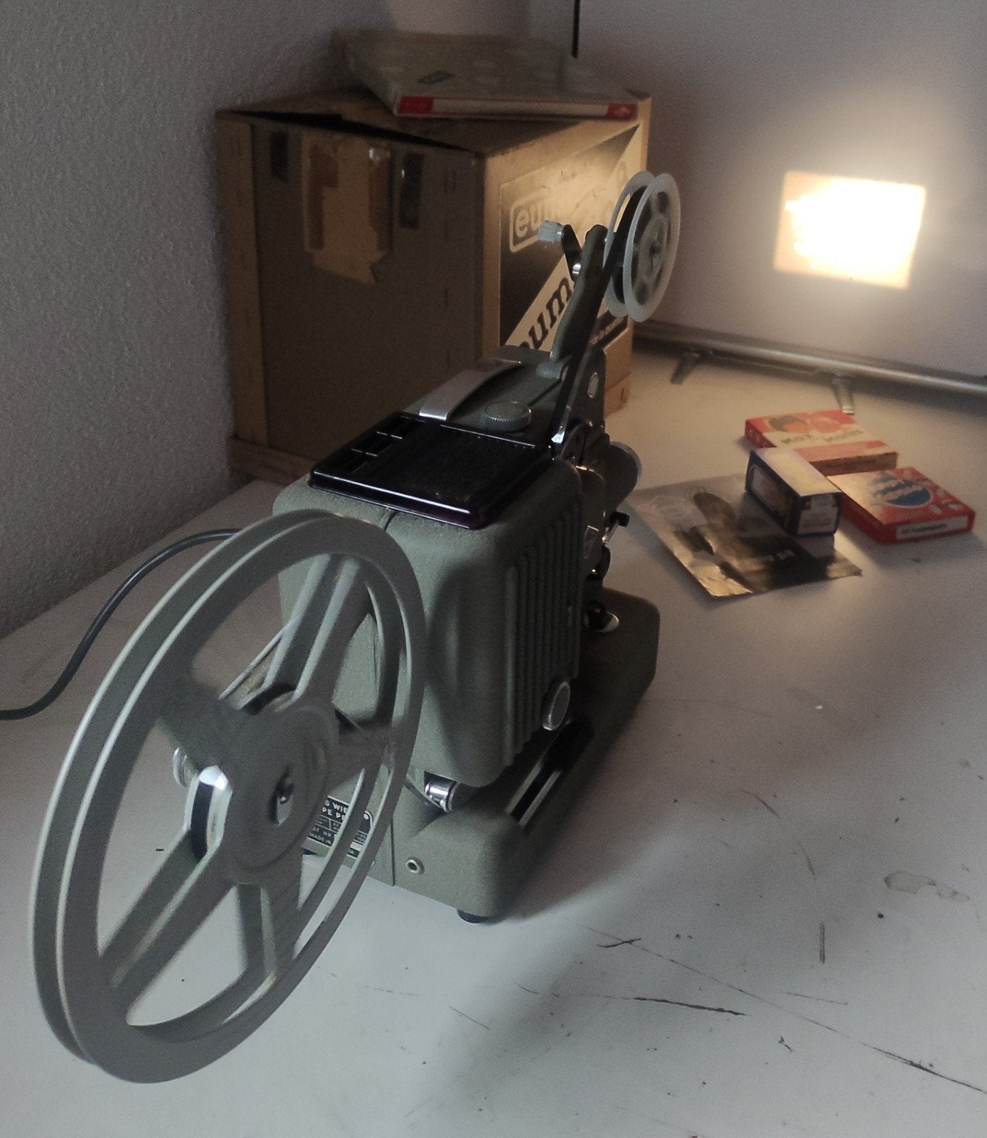 EUMIG P8 8mm FILMPROJECTOR met RESERVELAMP KOMPLEET SET, Ophalen of Verzenden