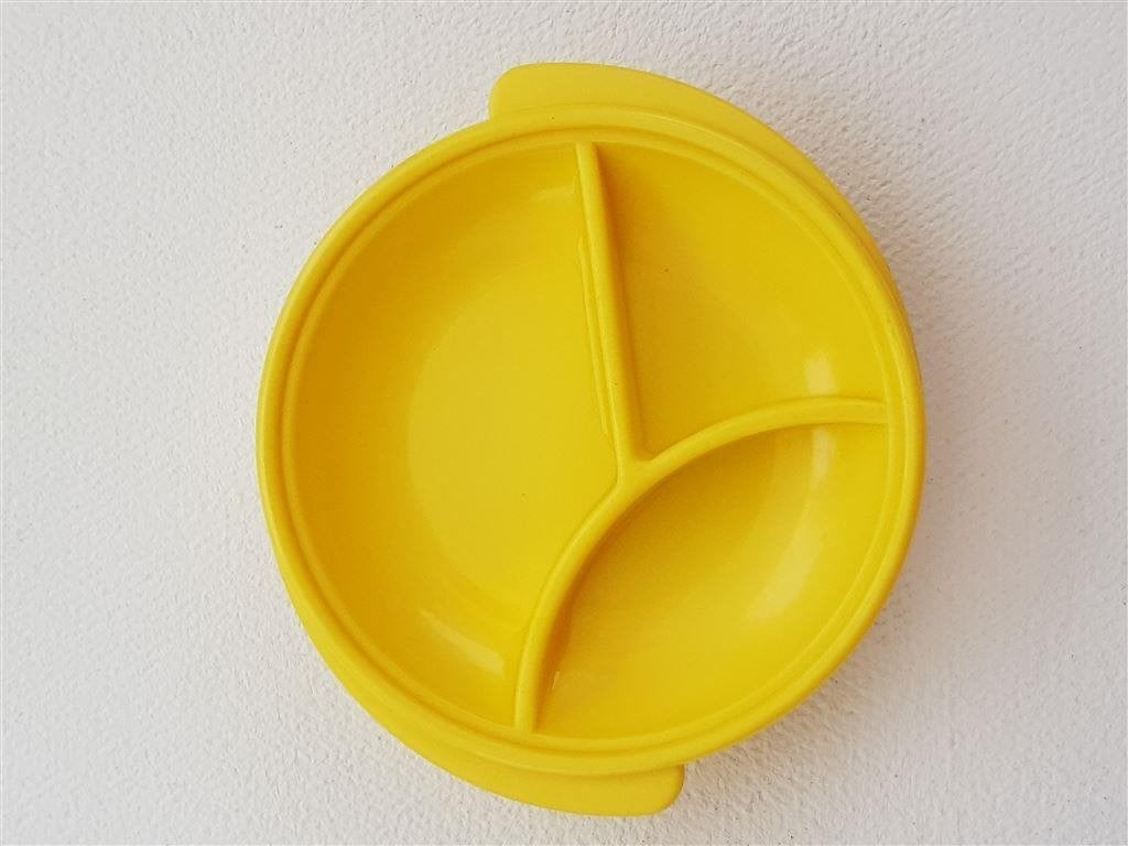 Magneet in de vorm van drievaksbord en meer Tupperware, Ophalen of Verzenden, Nieuw, Overige typen