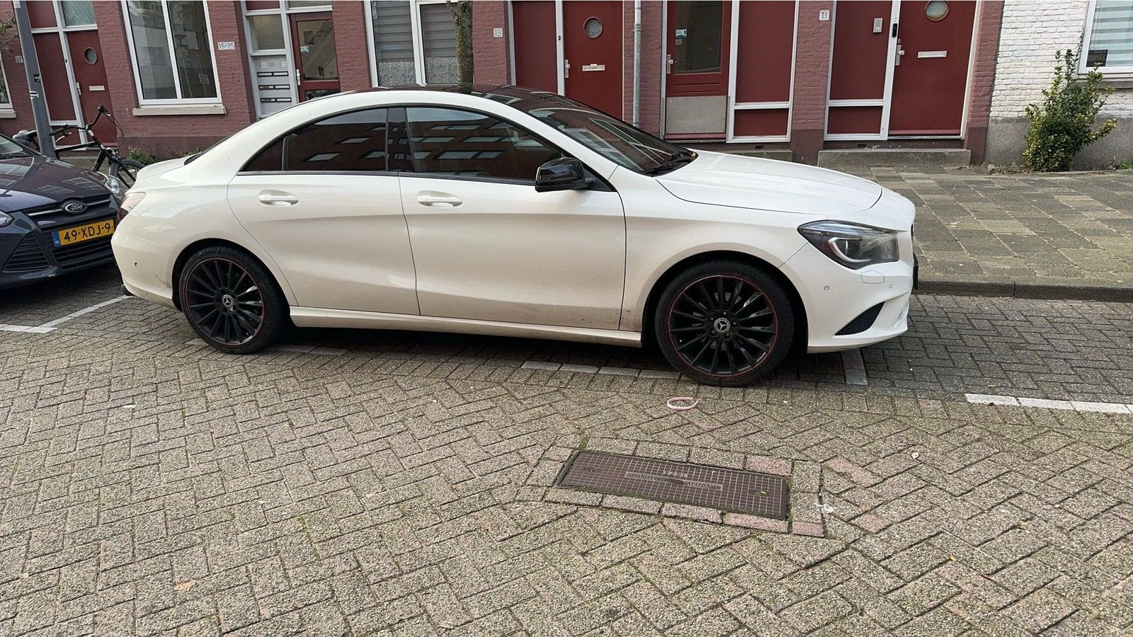 Mercedes-Benz CLA 180 1.6 90KW Blue Eff. Edit. 2013 Wit, Voorwielaandrijving, CLA, 4 cilinders, Leder en Stof