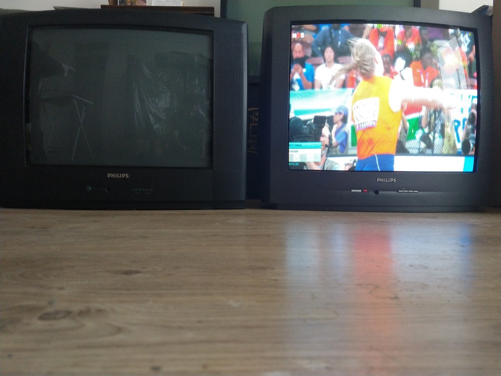 2 Philips televisies, Ophalen, Philips, Gebruikt, 50 Hz