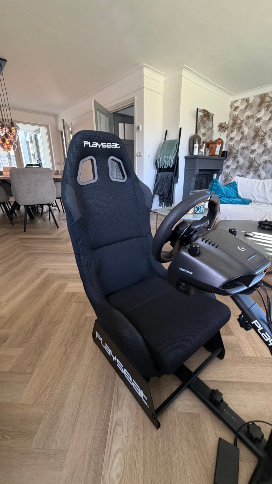 Nieuwe playseat met G923 stuur voor Xbox, Spelcomputers en Games, Spelcomputers | Xbox | Accessoires, Ophalen, Nieuw, Stuurtje of Sportattribuut