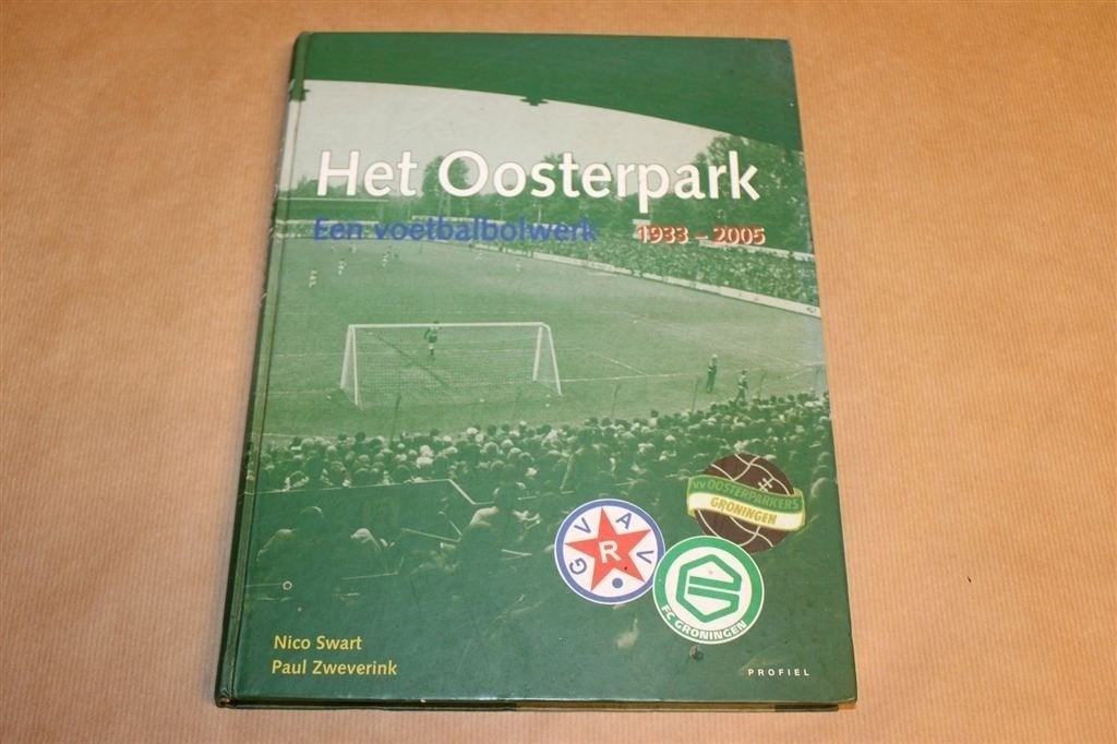 Het Oosterpark — Gronings Voetbalbolwerk, Ophalen of Verzenden, Zo goed als nieuw