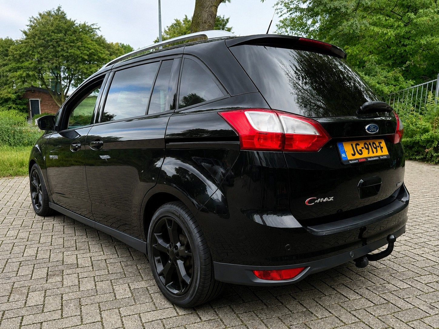 Ford Grand C-Max 1.0 Edition Plus trekhaak + park. sensoren!, Auto's, Voorwielaandrijving, 125 pk, Zwart, Handgeschakeld