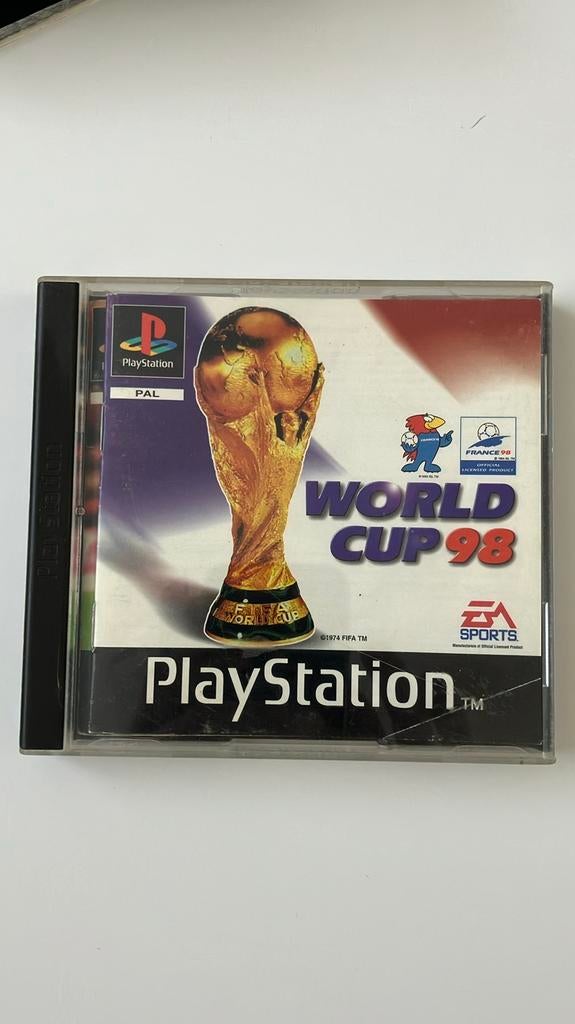 World Cup 98 (PS1), Spelcomputers en Games, Ophalen of Verzenden, Zo goed als nieuw, Sport, 3 spelers of meer