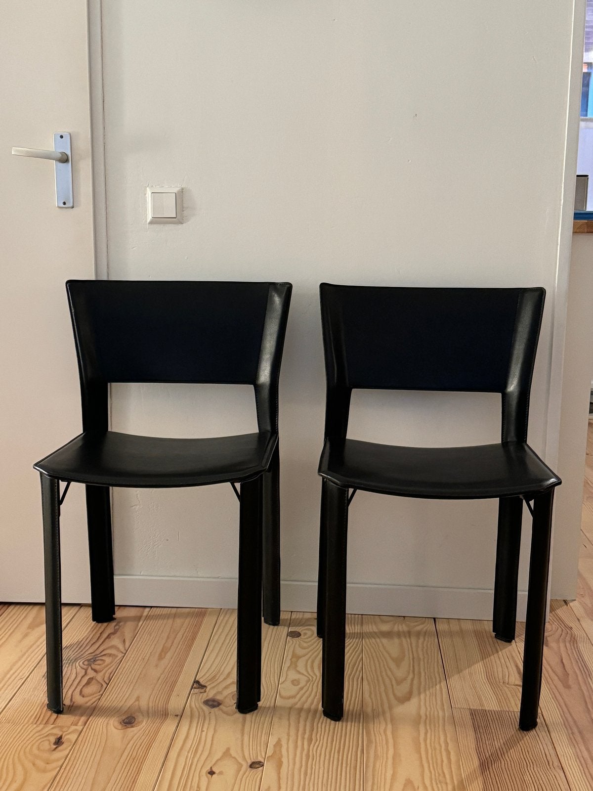 Fasem Italy leren stoelen - set van 2, Huis en Inrichting, Ophalen, Gebruikt, Twee, Zwart