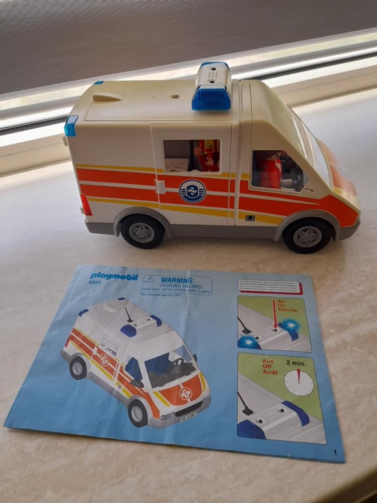 Playmobil Ambulance met Figuren en Handleiding, Ophalen, Zo goed als nieuw