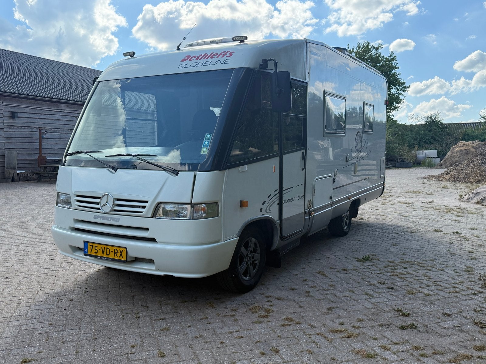 Mercedes Camper: Gerenoveerd, luxe en compleet uitgerust, Integraal, Chemisch toilet, Standaard zit, Tot en met 2