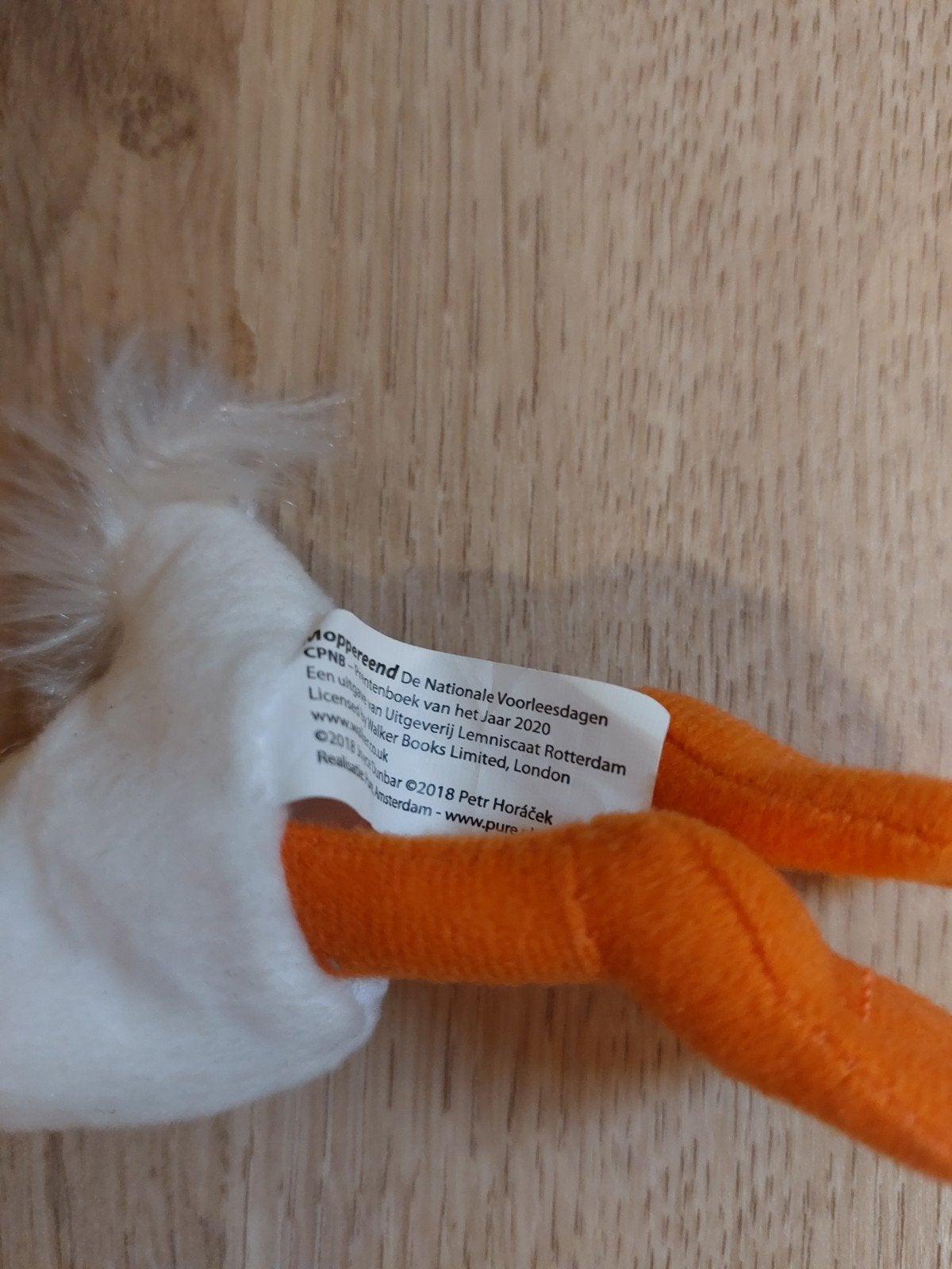 Moppereend vingerpopje met boek, Ophalen of Verzenden, Gelezen