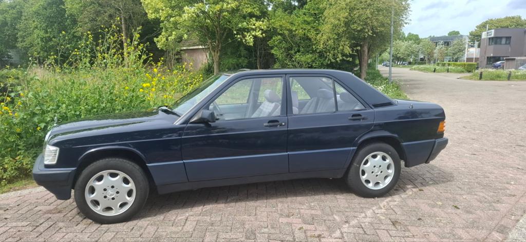 Mercedes-Benz 190-Serie 2.0 E 1985 Blauw, Auto's, Mercedes-Benz, Particulier, 190-Serie, ABS, Centrale vergrendeling, Lichtmetalen velgen