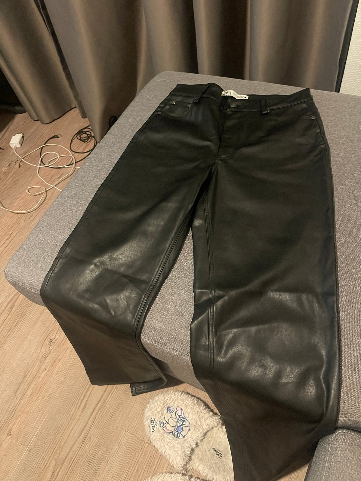 Zara zwarte faux leren broek - Maat 36 (S), Kleding | Dames, Zwart, Ophalen of Verzenden, Zo goed als nieuw, Maat 36 (S)