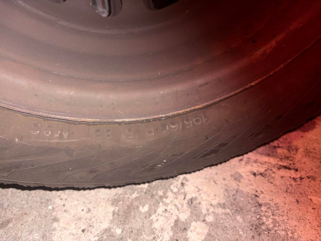 Winterbanden 195/60 R15 88T M+S, Ophalen, Gebruikt, 15 inch, Winterbanden