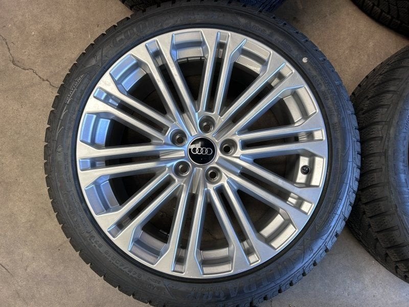 18 inch originele velgen + winterbanden Audi A5 8W0601025EE, 18 inch, 245 mm, -, -