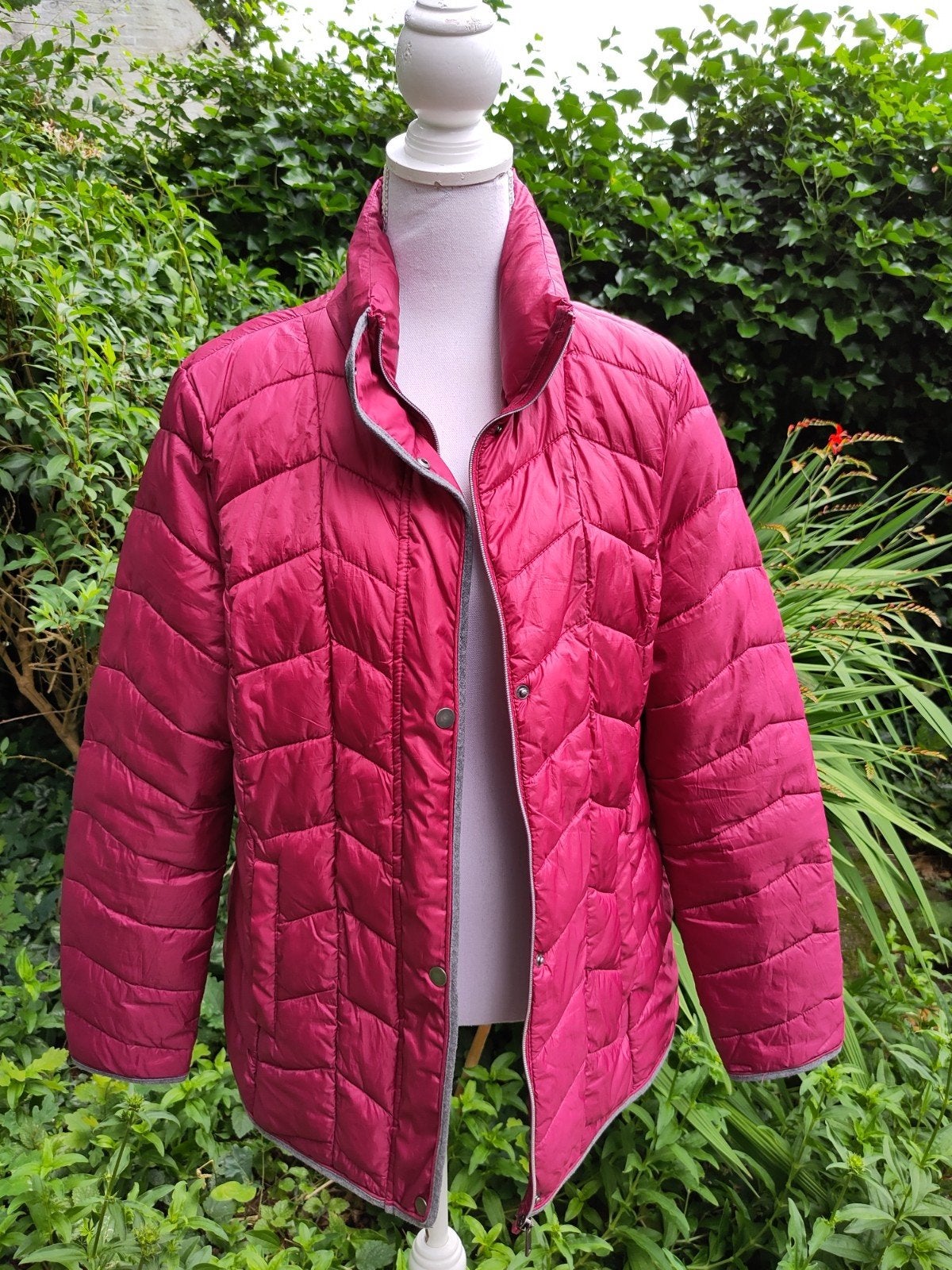 TUSSENJAS Gewatteerd 🌺 C&A THE OUTERWEAR 🌺 Bordeauxrood, Maat 42/44 (L), Ophalen of Verzenden, Zo goed als nieuw, C&A
