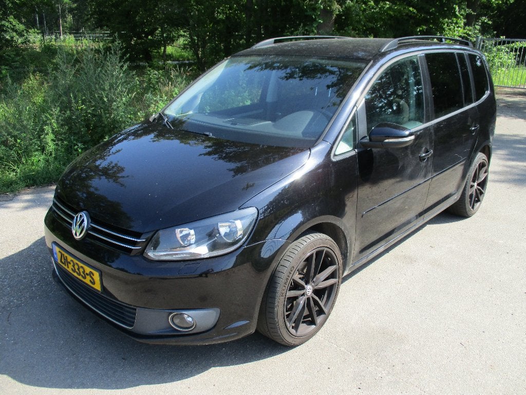 Volkswagen Touran 1.6 TDI 77KW Dsg7 Cross 2012 Zwart, Auto's, Volkswagen, Euro 5, 4 cilinders, Zwart, Bedrijf
