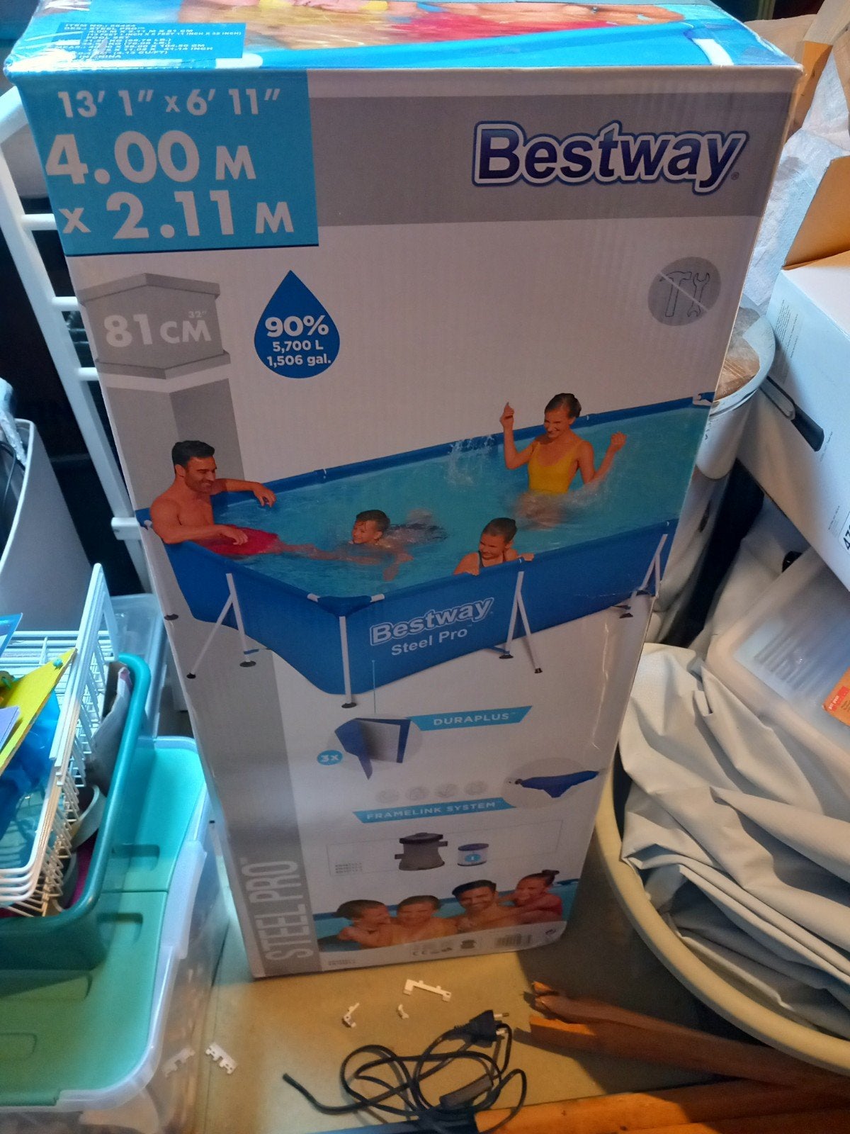 bestway zwembad 4 bij 2,11 meter. 1 keer gebruikt