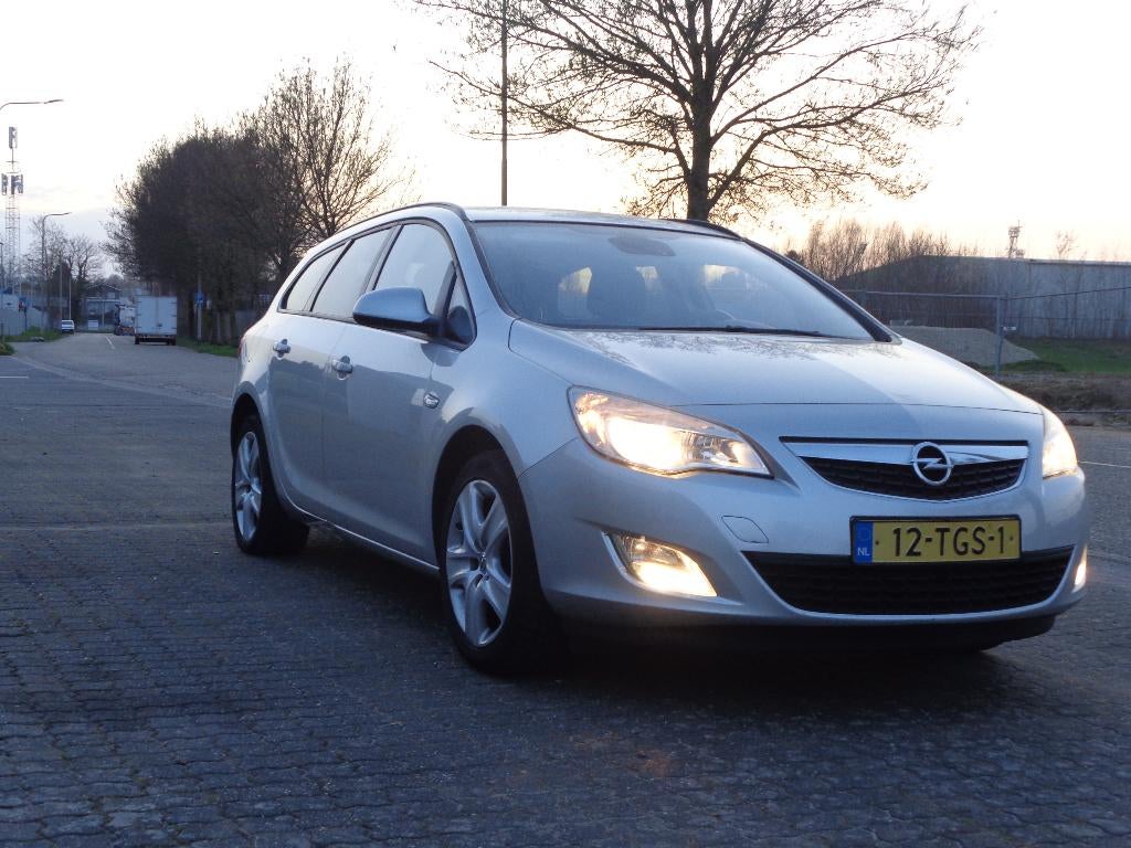 Opel Astra 1.4 Turbo 88KW ST 2012 Grijs, Voorwielaandrijving, Stof, Zwart, 4 cilinders