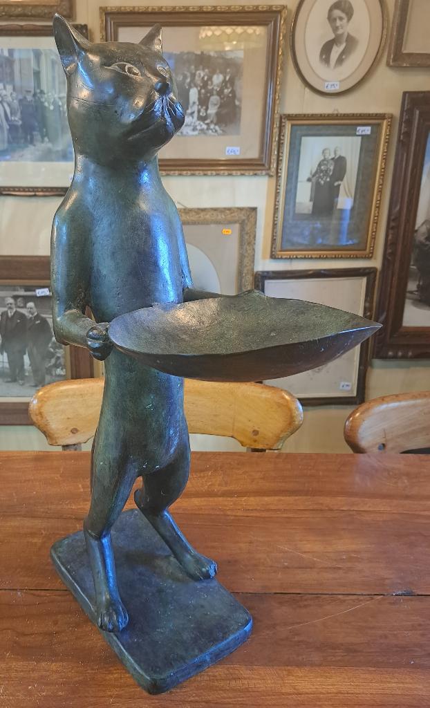 Bronzen poes met dienblad 48 & 64 cm Diego Ciacomettie styl, Ophalen