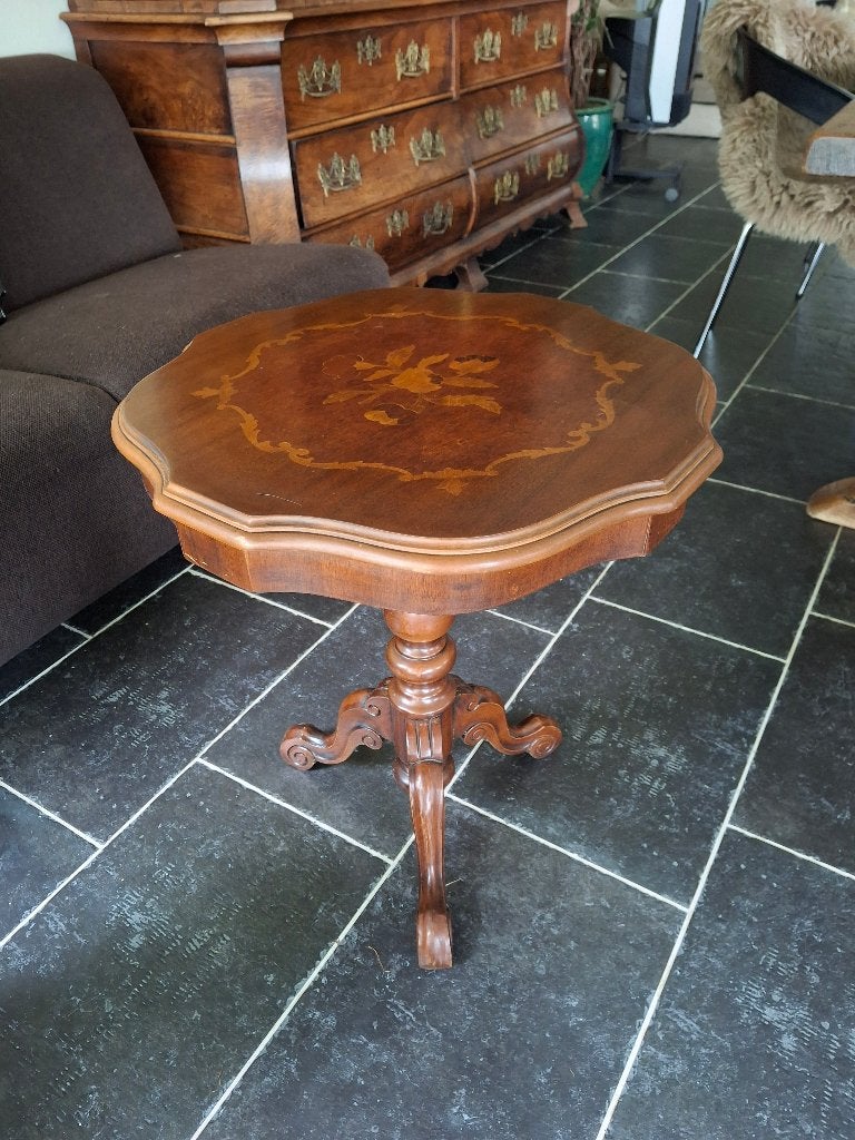 Bijzet tafeltje - 3 poot met ingelegd bloem motief, Ophalen