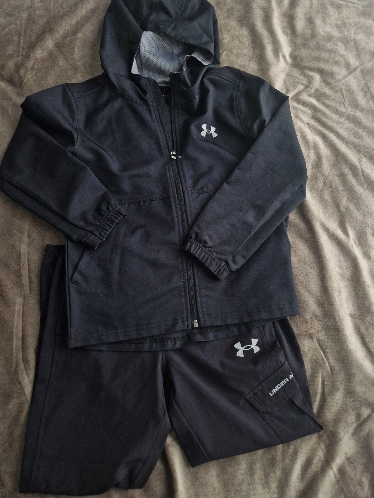 Under Armour Trainingsset - Maat 5-6 Jaar, Kinderen en Baby's, Ophalen of Verzenden, Zo goed als nieuw, Jongen of Meisje