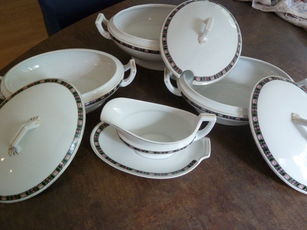 Antiek servies met bloemmotief en gouden rand, Ophalen of Verzenden