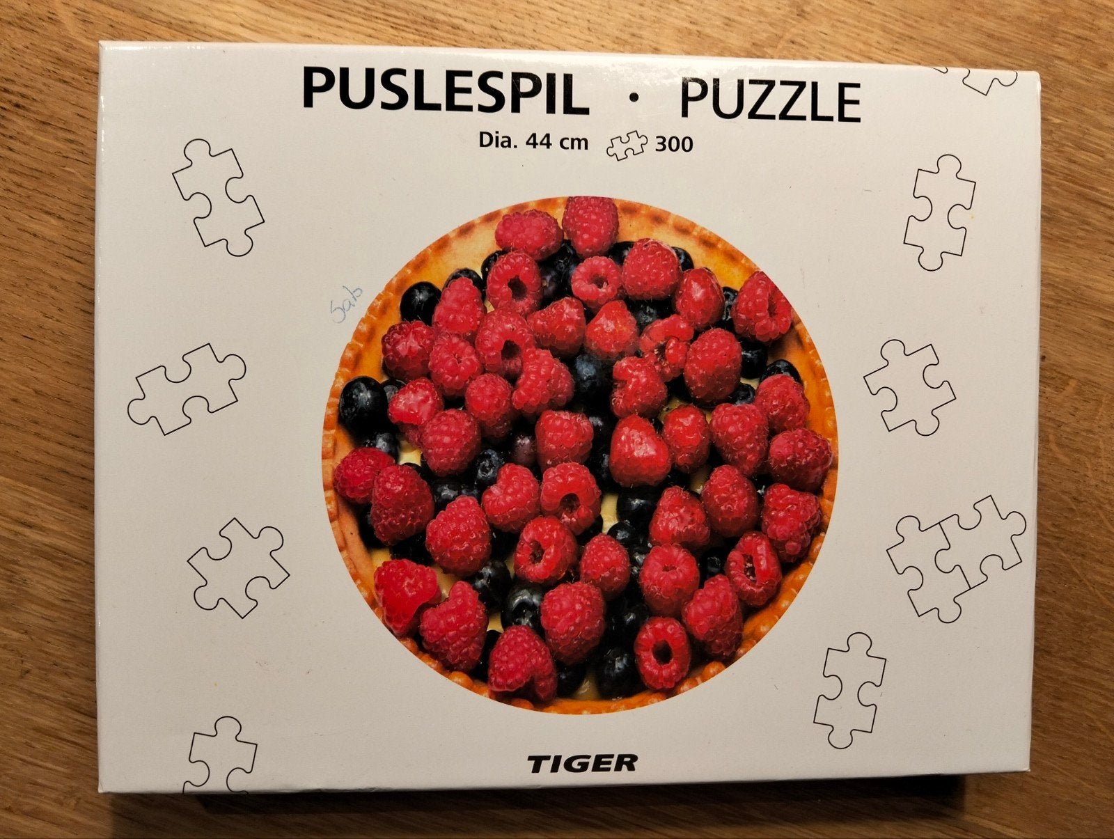 Ronde legpuzzel Flying Tiger, Bessentaart (300 stukjes), Ophalen, Nieuw