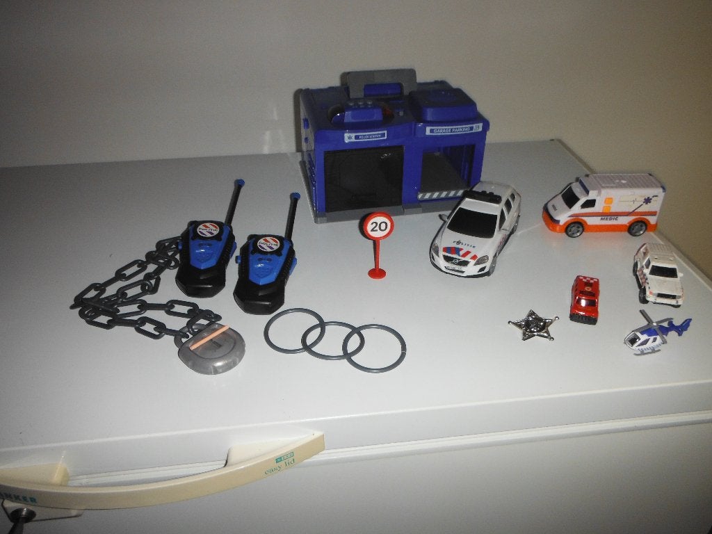 politie bureau +walkytalky,s + autos met geluiden, Ophalen, Zo goed als nieuw