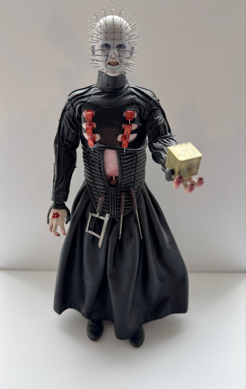Threezero Hellraiser III Pinhead figuur - Zo goed als nieuw, Ophalen, Zo goed als nieuw