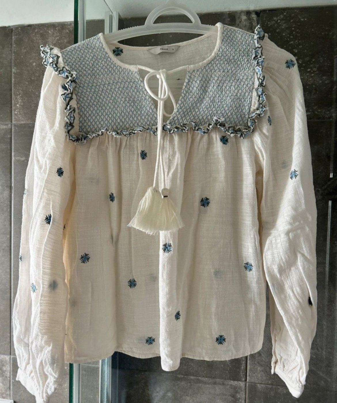 Pigalle blouse met borduursels en kwastjes, maat S, Wit, Ophalen of Verzenden, Zo goed als nieuw, Lange mouw