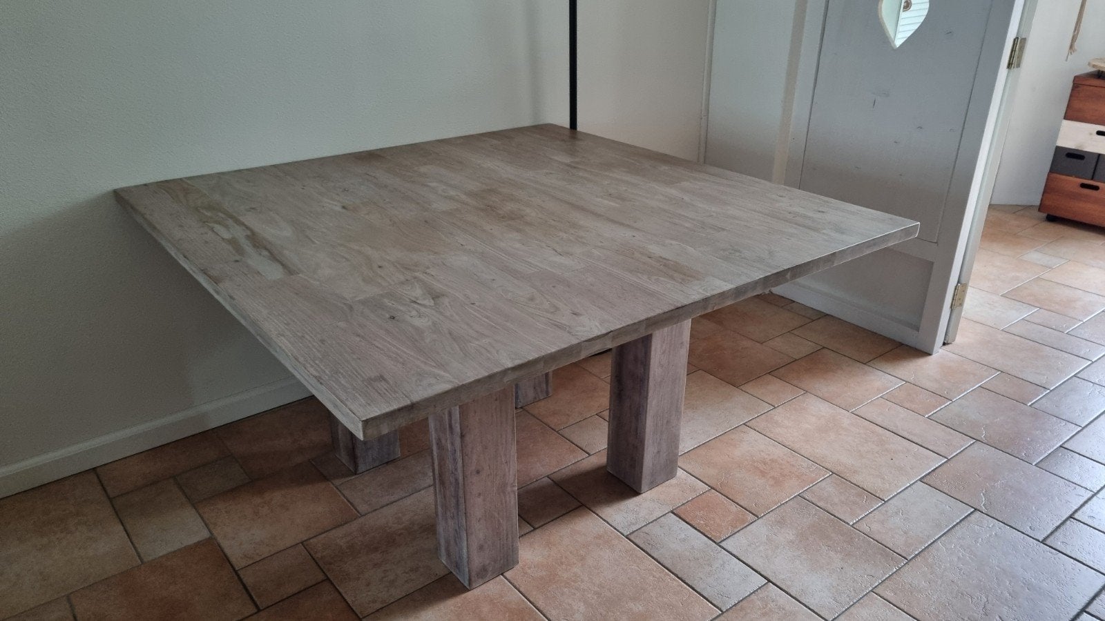 Vierkante eettafel 140x140 cm, massief hout, whitewash, Ophalen, Gebruikt, Vierkant, Vijf personen of meer