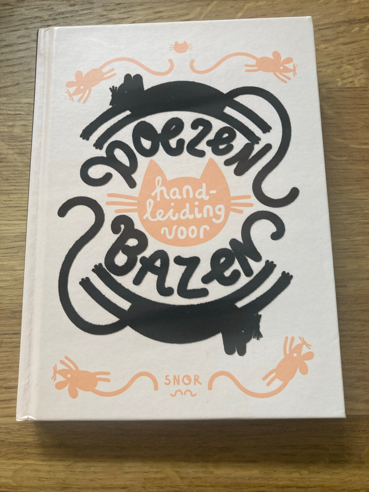 Poezen handleiding voor bazen - Boek over katten, Ophalen of Verzenden, Nieuw, Katten