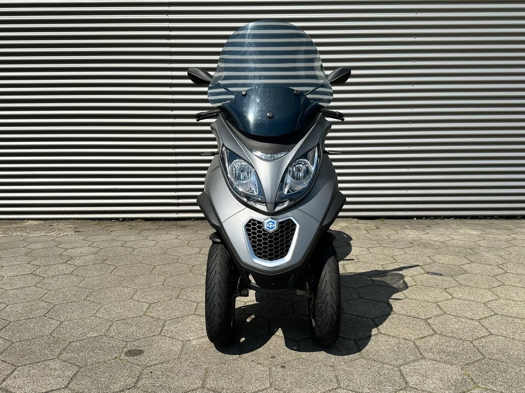 Piaggio Scooter 500 LT MP3 Sport B RIJBEWIJS ABS LEOVINCI AL, Scooter, Cwsautos@outlook.com, Groenewoud 19c
5151 RM  Drunen, NL