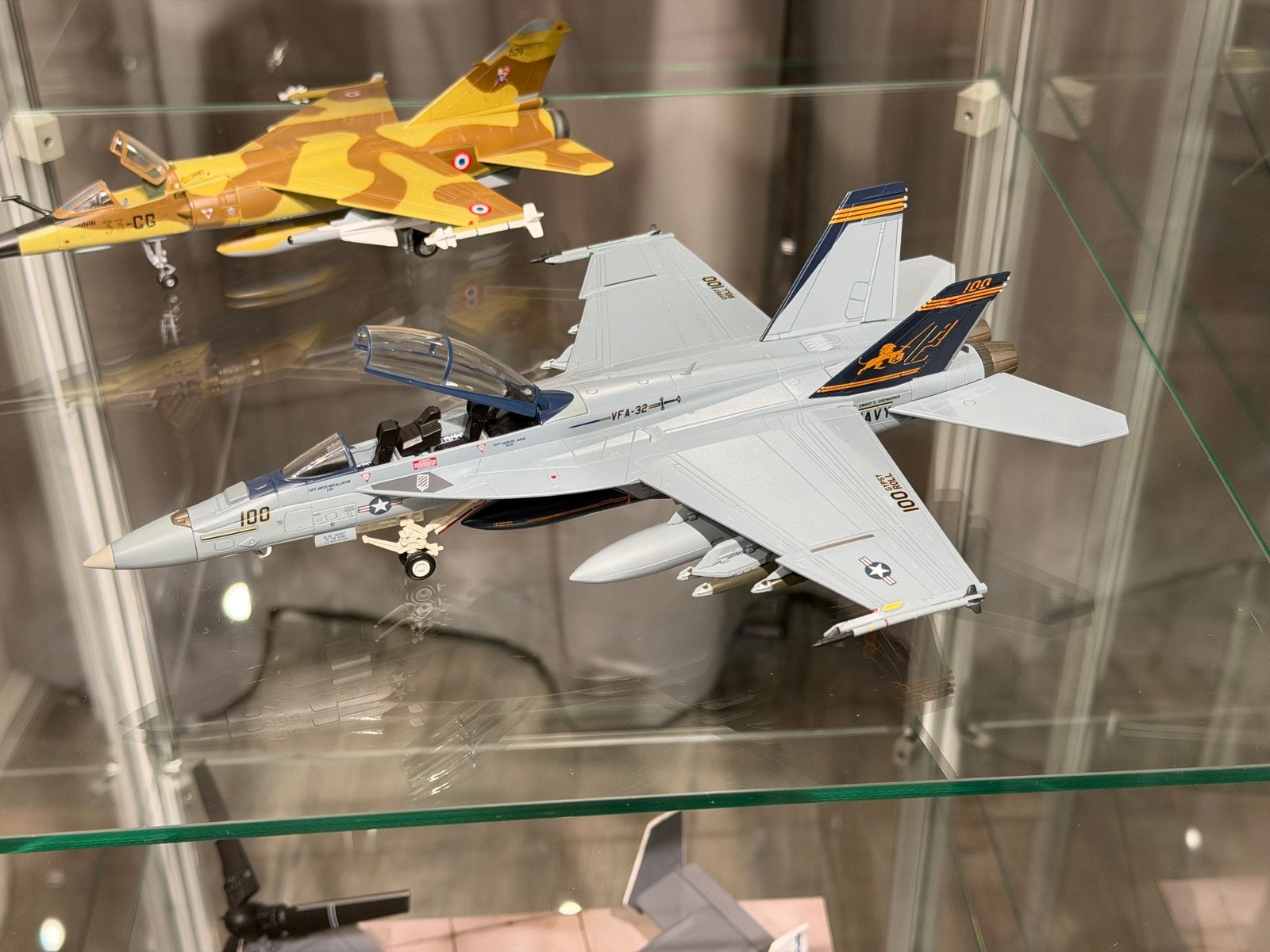 F/A-18F Super Hornet US Navy HA5137, Hobby en Vrije tijd, Ophalen, 1:72 tot 1:144, Overige merken