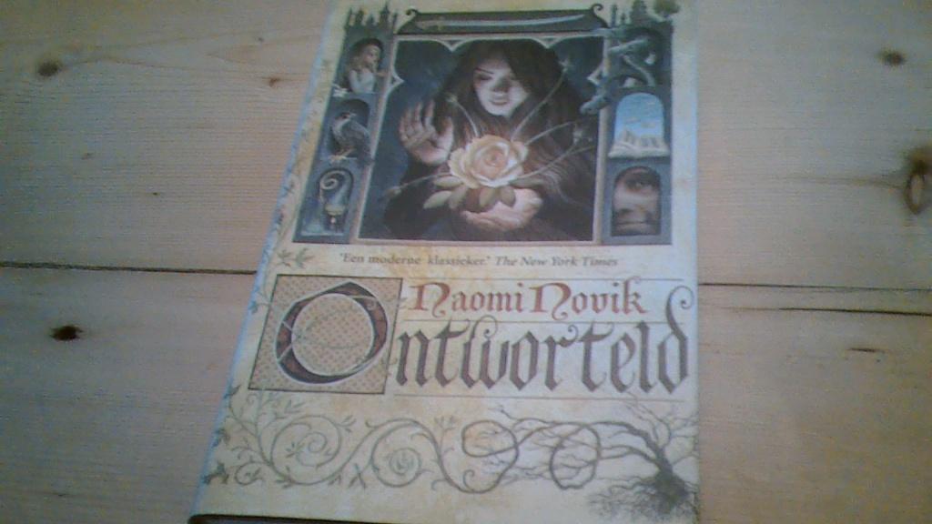 Naomi Novik  Ontworteld, Verzenden, Gelezen