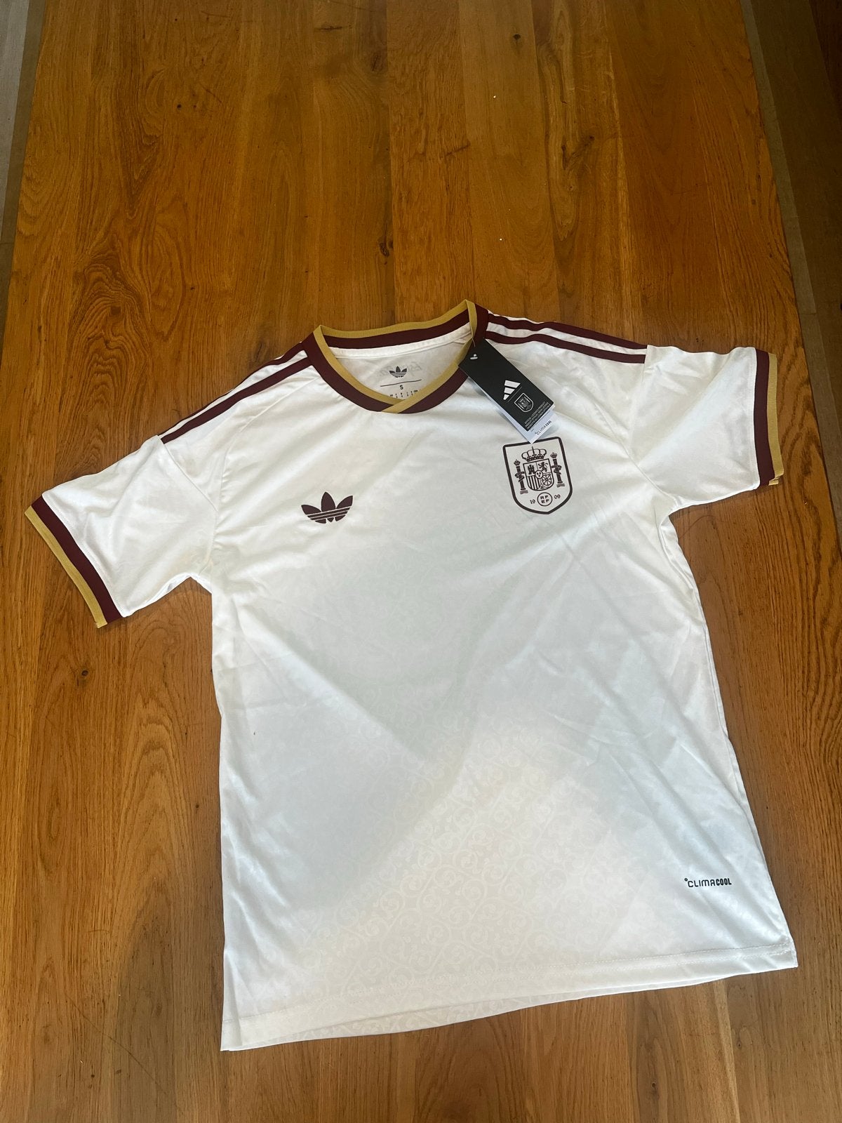 Spanje voetbal shirt, Verzamelen, Sportartikelen en Voetbal, Ophalen of Verzenden, Nieuw, Buitenlandse clubs, Shirt