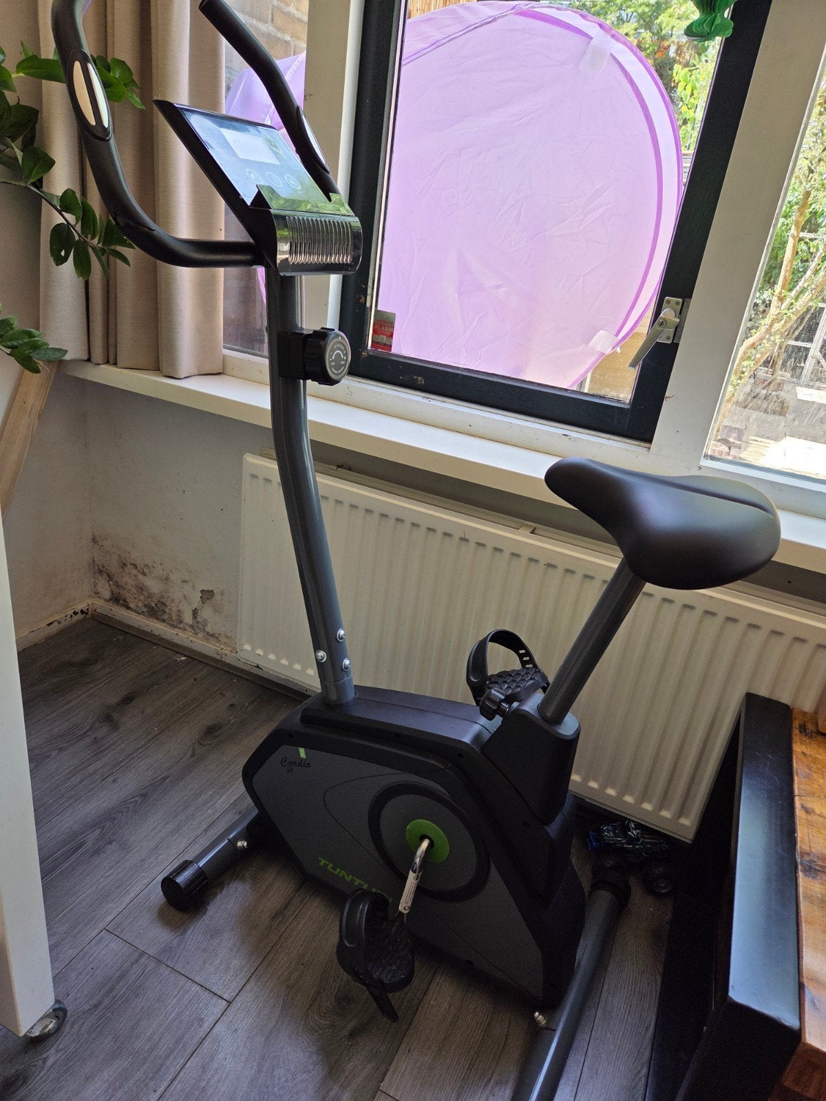 Tunturi Cardio Fit B20 Hometrainer, Ophalen, Kunststof, Zo goed als nieuw, Benen
