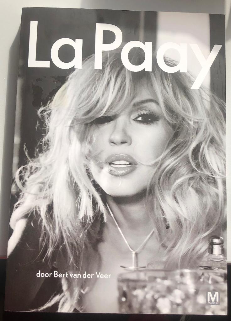 La Paay - onthullende biografie van Patricia Paay (zgan), Ophalen, Zo goed als nieuw, Bert van der Veer, Film, Tv en Media