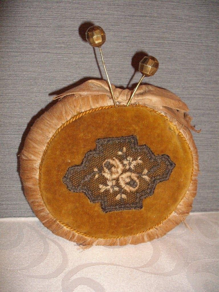 * Set Facetspelden - Zeeuwse Klederdracht - Zuid- Beveland *, Antiek en Kunst, Verzenden, Dames