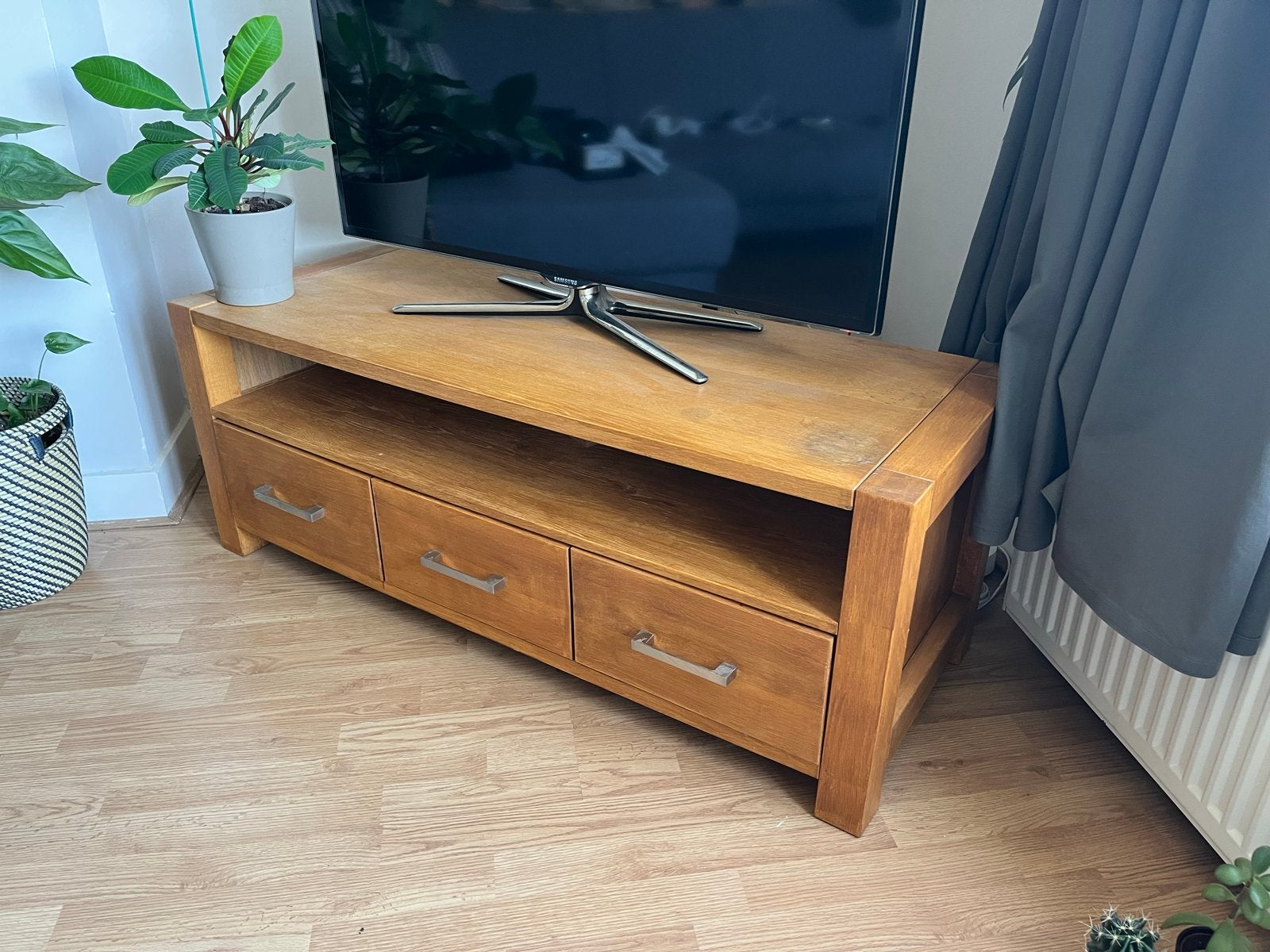 Stevig eikenhouten tv-meubel met 3 lades, Ophalen, Gebruikt, 100 tot 150 cm, Eikenhout