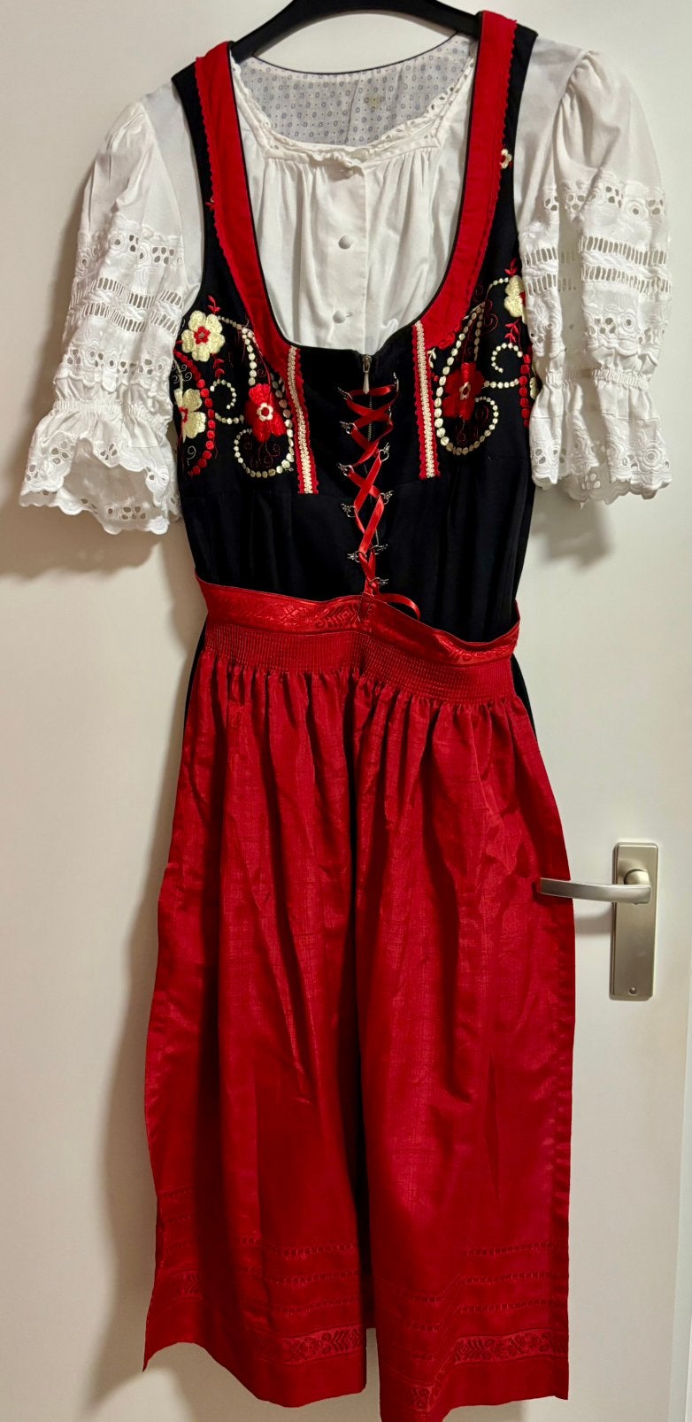 Originele Dirndl, Maat 42/44 (L), Ophalen of Verzenden, Overige thema's, Kleding