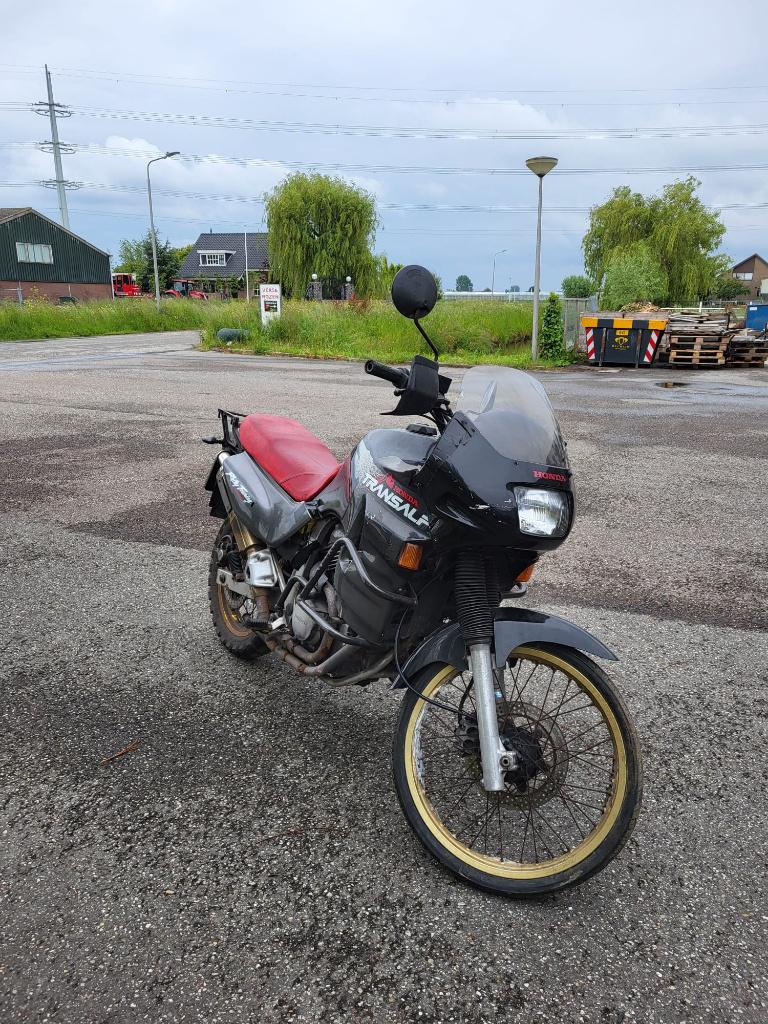 Honda Transalp xl600v (Sloopmotor), Motoren, Motoren | Honda, Handvatverwarming, 2 cilinders, Motorrijbewijs A, Gebruikt