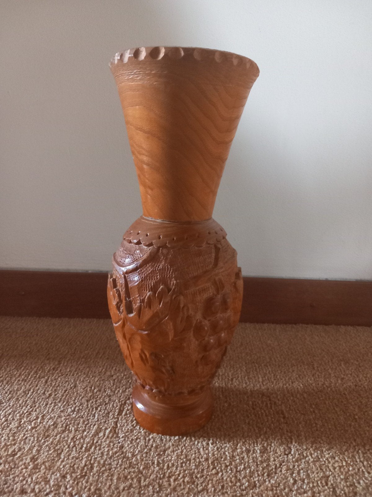 Decoratieve houten vaas met houtsnijwerk, Ophalen of Verzenden