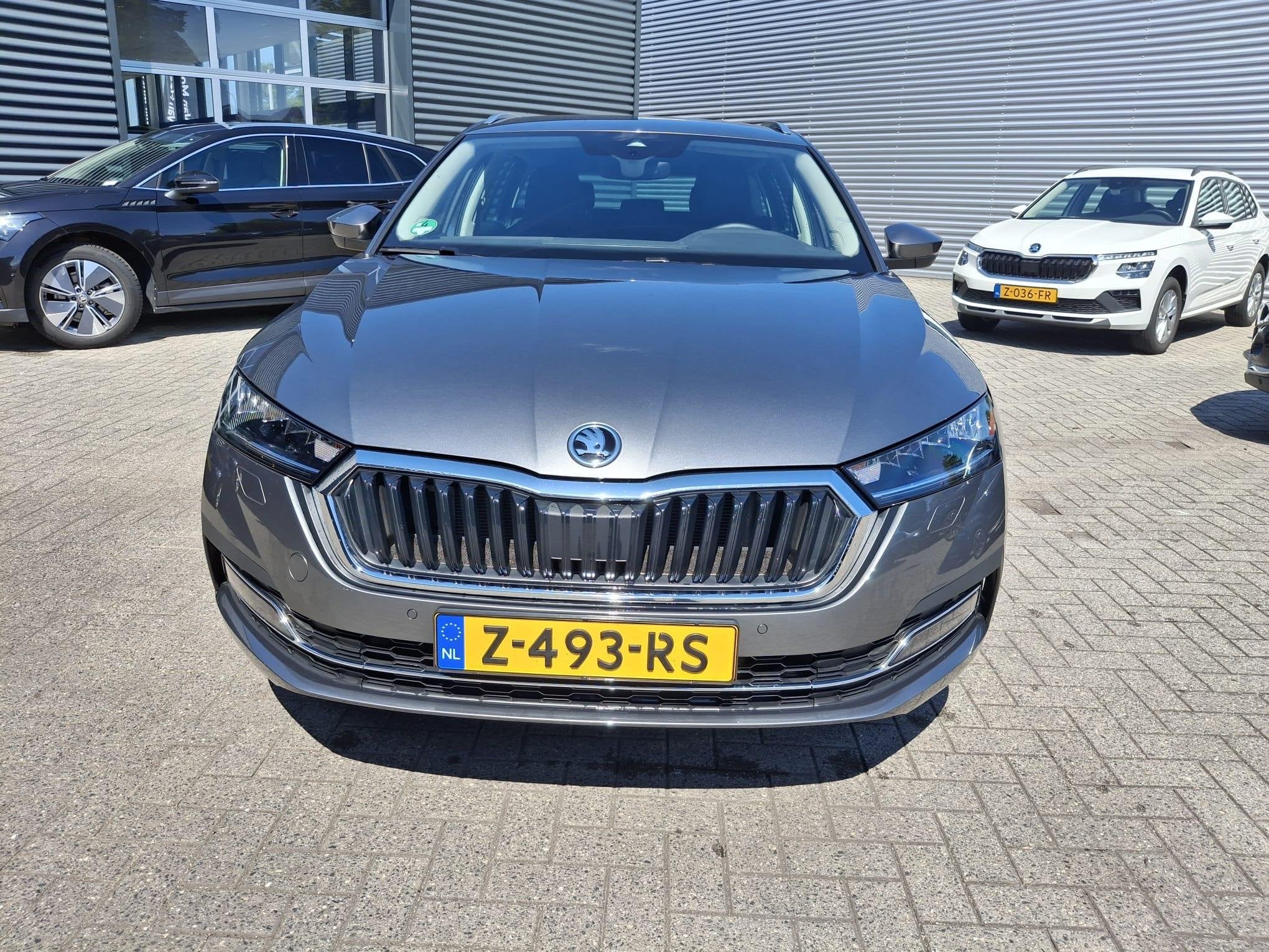 Skoda Octavia Combi 1.0 TSI Business Edition Plus 110 PK | L, 12 maanden, Stof, Gebruikt, Origineel Nederlands